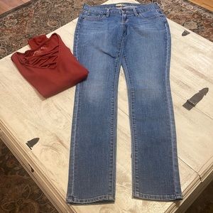 OLD NAVY “The Diva” jeans. Size 2 regular. Excellent condition.